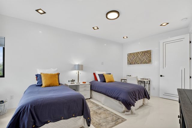 25 Calle Milpa, Santa Fe, NM 87507