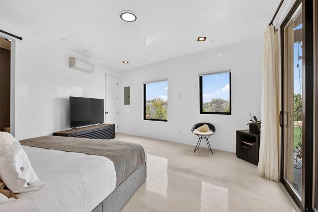 25 Calle Milpa, Santa Fe, NM 87507