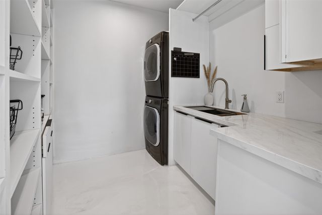 25 Calle Milpa, Santa Fe, NM 87507