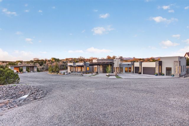 25 Calle Milpa, Santa Fe, NM 87507