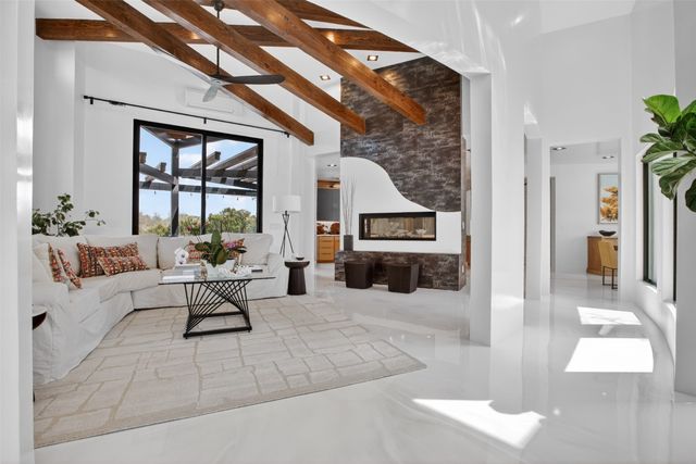 25 Calle Milpa, Santa Fe, NM 87507