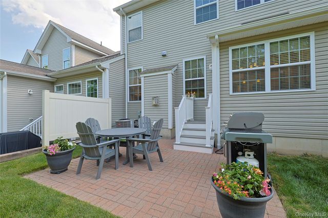 36 Pritchard Court, Fishkill, NY 12524