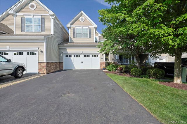 36 Pritchard Court, Fishkill, NY 12524