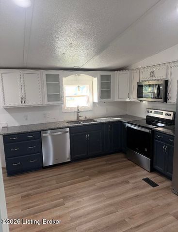 8460 Bloomfield Rd, Bloomfield, KY 40008