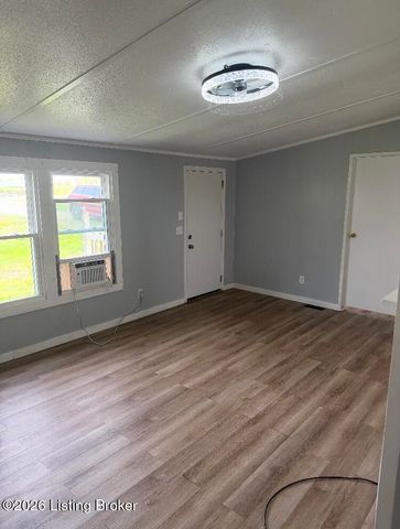 8460 Bloomfield Rd, Bloomfield, KY 40008