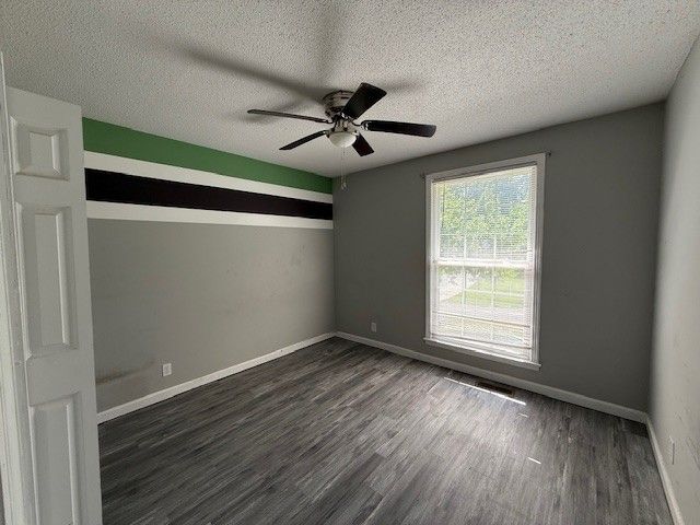 1876 Mimi Rd, Clarksville, TN 37040