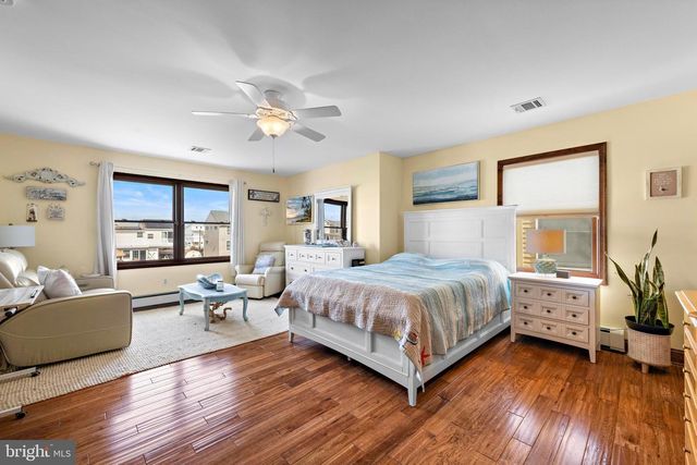 36 JENNIE DR, Manahawkin, NJ 08050