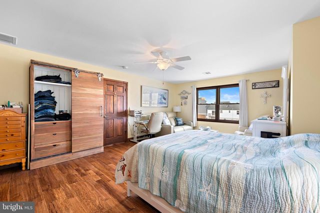 36 JENNIE DR, Manahawkin, NJ 08050