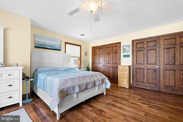 36 JENNIE DR, Manahawkin, NJ 08050