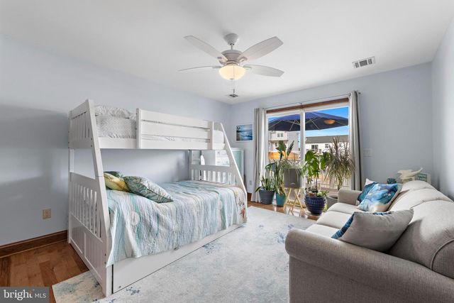 36 JENNIE DR, Manahawkin, NJ 08050