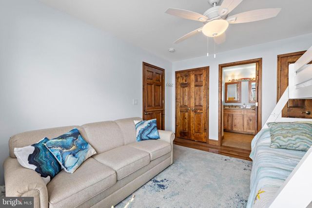 36 JENNIE DR, Manahawkin, NJ 08050