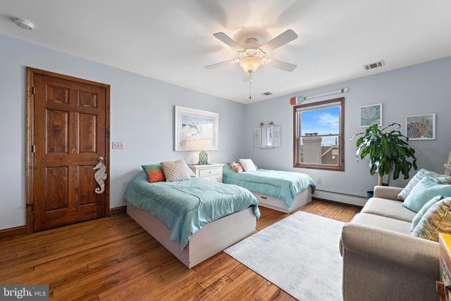 36 JENNIE DR, Manahawkin, NJ 08050