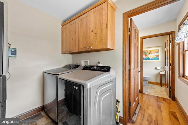 36 JENNIE DR, Manahawkin, NJ 08050