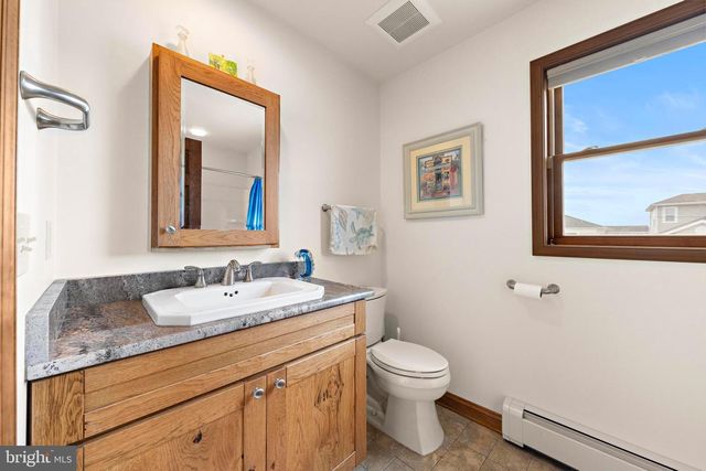 36 JENNIE DR, Manahawkin, NJ 08050