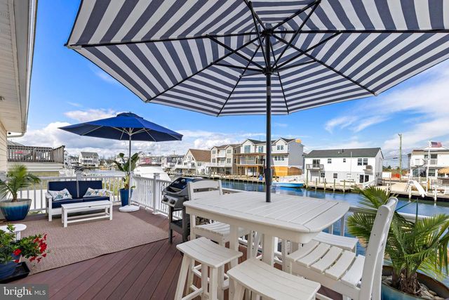 36 JENNIE DR, Manahawkin, NJ 08050