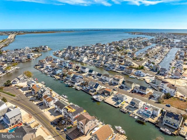 36 JENNIE DR, Manahawkin, NJ 08050