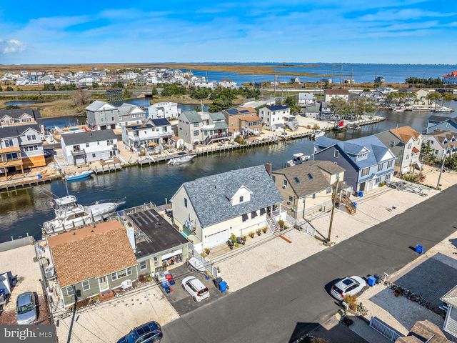 36 JENNIE DR, Manahawkin, NJ 08050