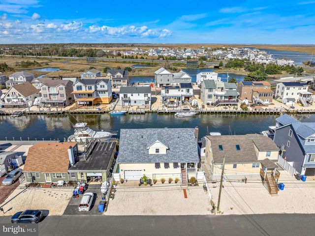 36 JENNIE DR, Manahawkin, NJ 08050