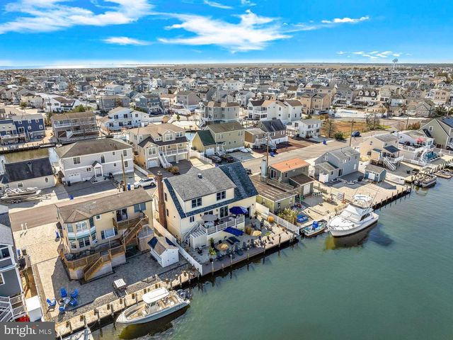 36 JENNIE DR, Manahawkin, NJ 08050