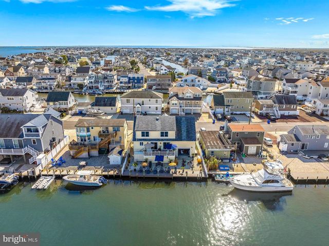 36 JENNIE DR, Manahawkin, NJ 08050