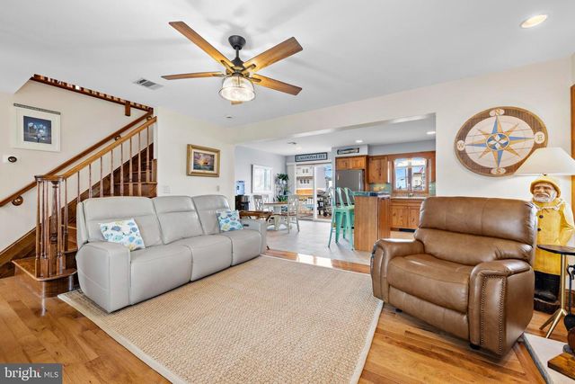 36 JENNIE DR, Manahawkin, NJ 08050