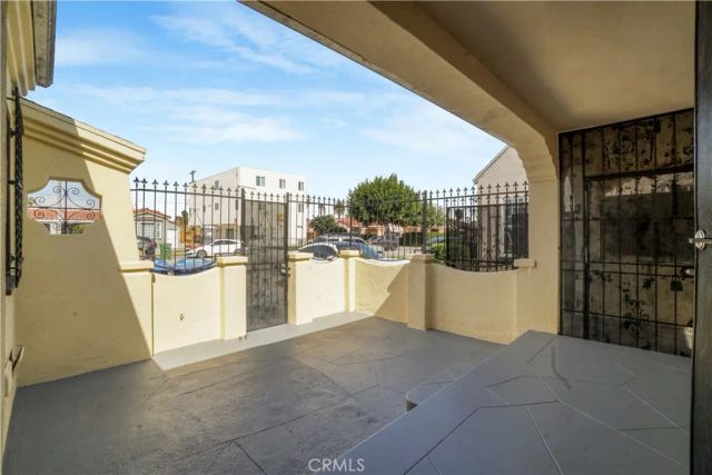 162 W 65th Street, Los Angeles, CA 90003