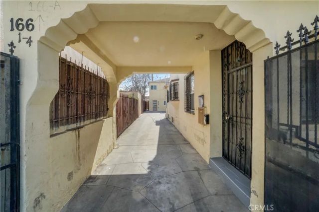 162 W 65th Street, Los Angeles, CA 90003