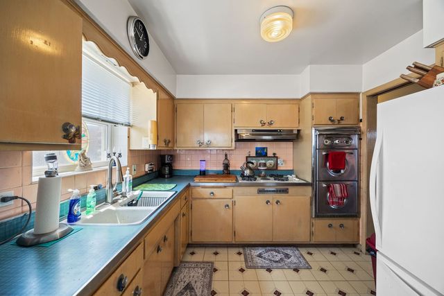 2511 N LARAMIE Avenue, Chicago, IL 60639