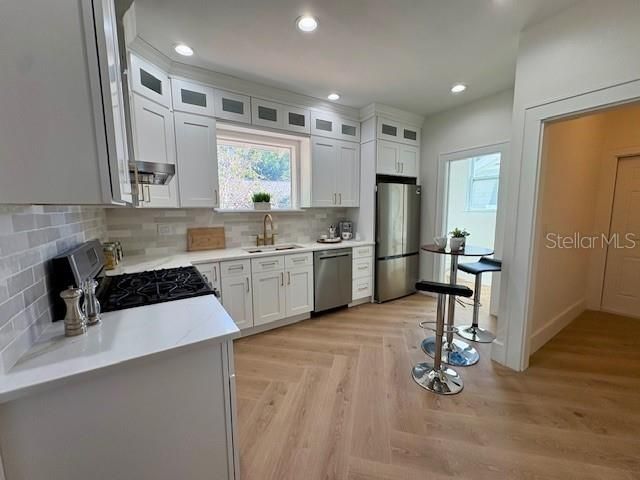 2710 8TH AVENUE N, St Petersburg, FL 33713