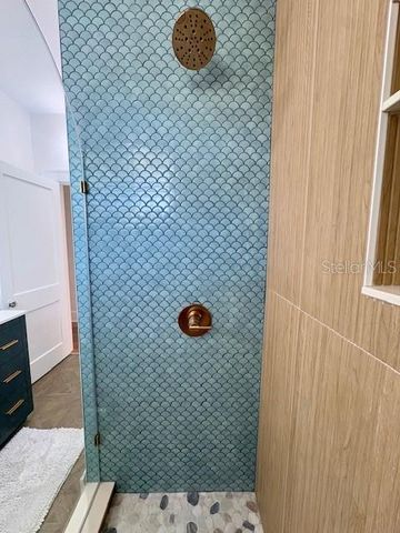 2710 8TH AVENUE N, St Petersburg, FL 33713