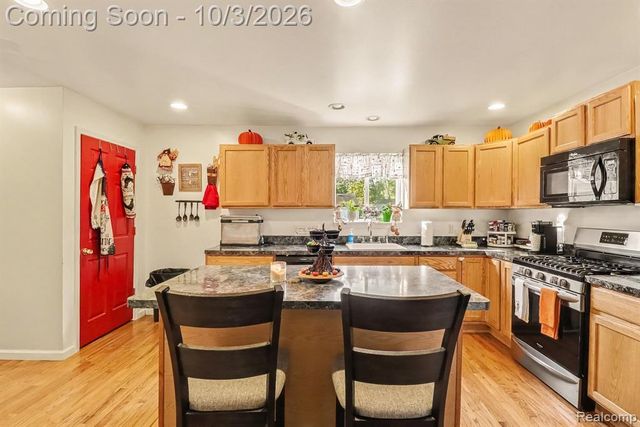 5322 Moore Street, Wayne, MI 48184