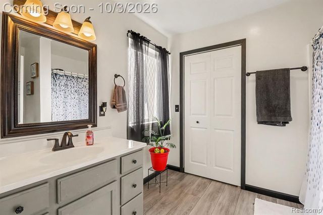 5322 Moore Street, Wayne, MI 48184