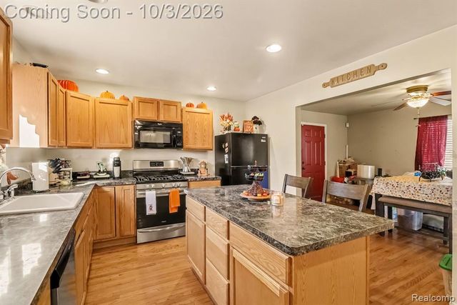 5322 Moore Street, Wayne, MI 48184