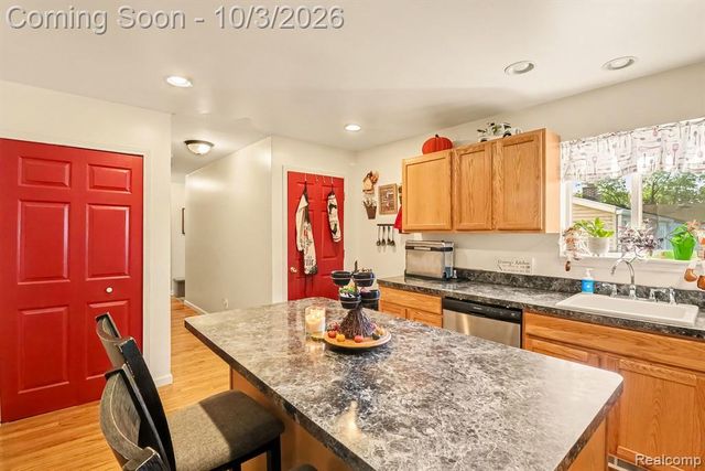5322 Moore Street, Wayne, MI 48184