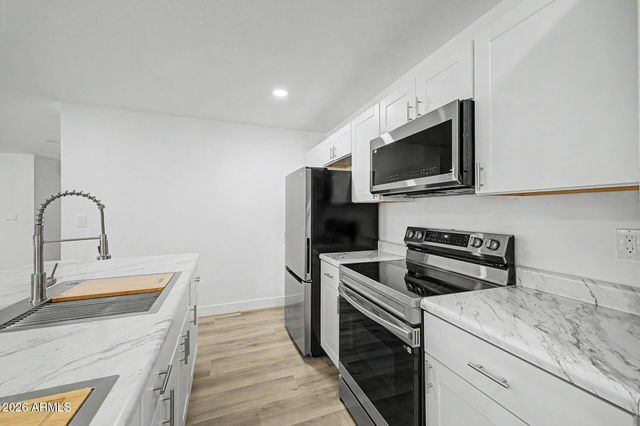 3351 W PARADISE Drive, Phoenix, AZ 85029