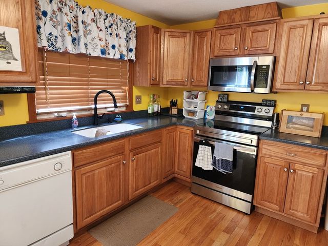 33 Guerin St, Chicopee, MA 01020