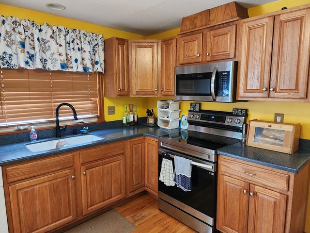 33 Guerin St, Chicopee, MA 01020