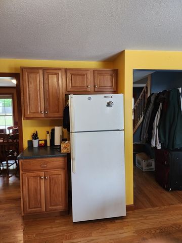 33 Guerin St, Chicopee, MA 01020