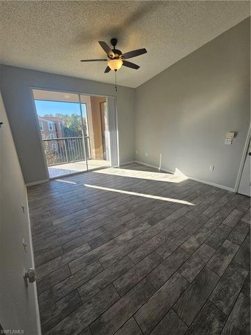 1200 Reserve WAY # 302, Naples, FL 34105