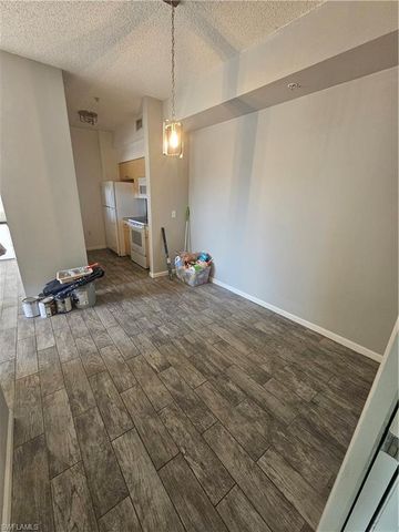 1200 Reserve WAY # 302, Naples, FL 34105