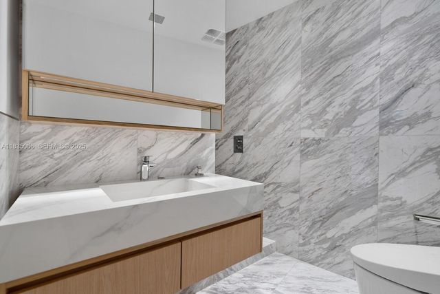 18555 Collins Avenue 2701, Sunny Isles Beach, FL 33160