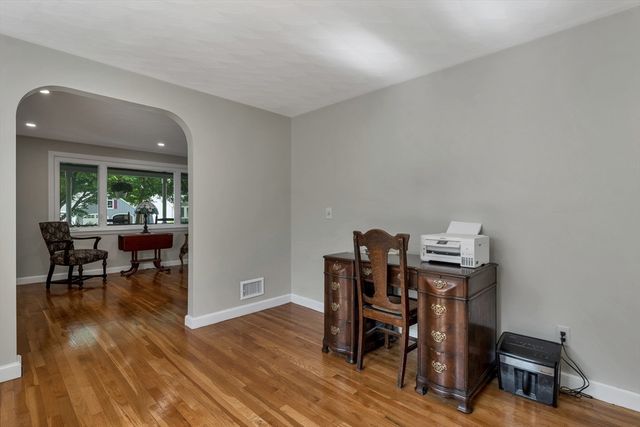 29 Trickett, Lynnfield, MA 01940