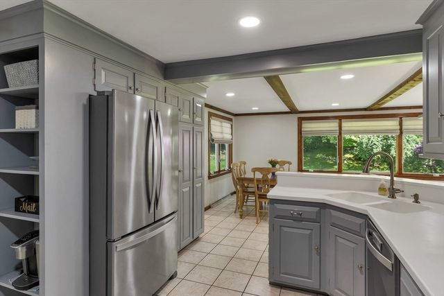 29 Trickett, Lynnfield, MA 01940