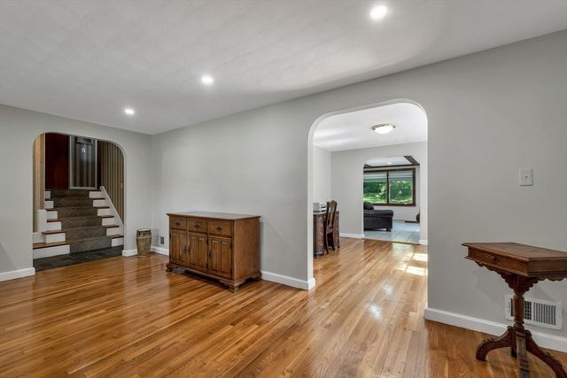 29 Trickett, Lynnfield, MA 01940