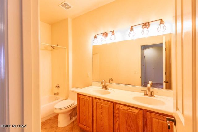 7485 W Crimson Ridge Drive, Tucson, AZ 85743