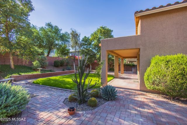 7485 W Crimson Ridge Drive, Tucson, AZ 85743