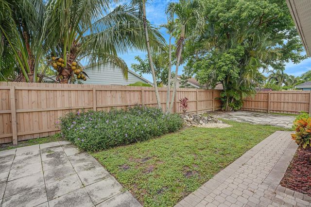 6467 Foster Street, Jupiter, FL 33458