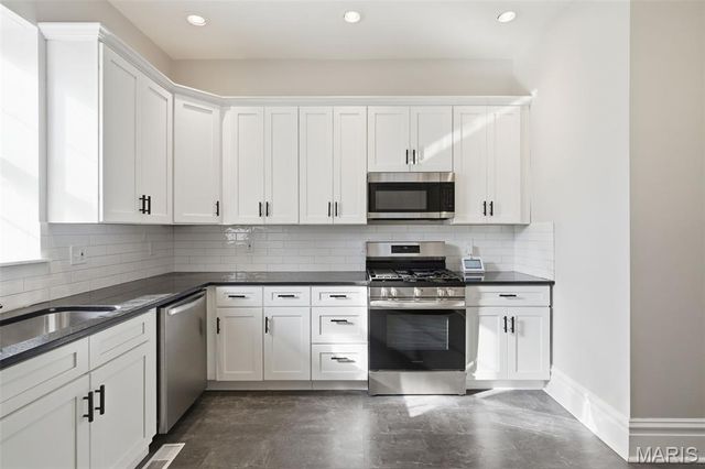 4405 Alaska Avenue, St Louis, MO 63111