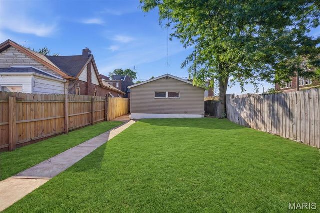 4405 Alaska Avenue, St Louis, MO 63111