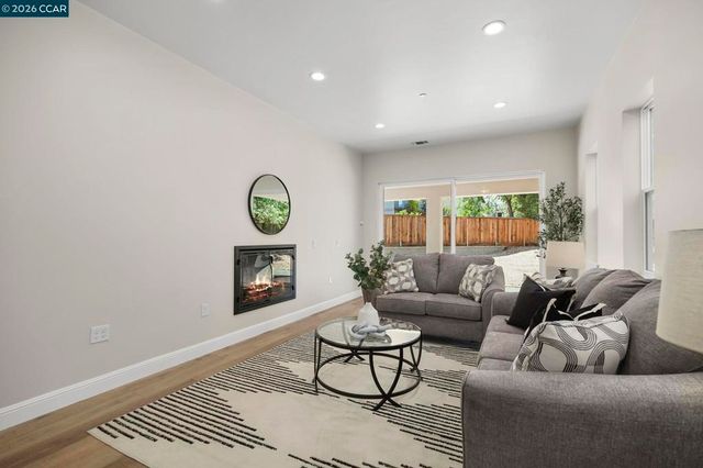 208 208 Valley View Pl, El Sobrante, CA 94803